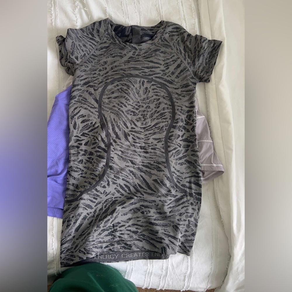 LULULEMON swiftly tech short sleeve
